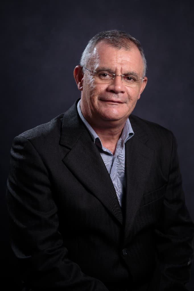 Retrato profissional de Fabio Pinheiro, integrante da equipe.