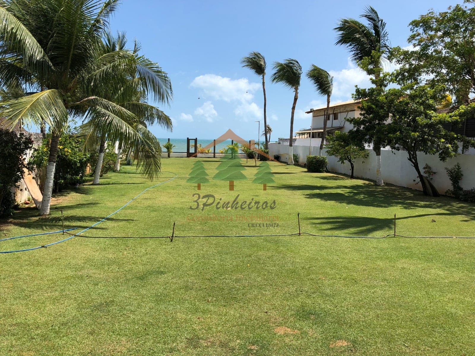 Casa Pé na Areia Cumbuco com piscina ,frente mar, terreno de 2340m² , Cumbuco