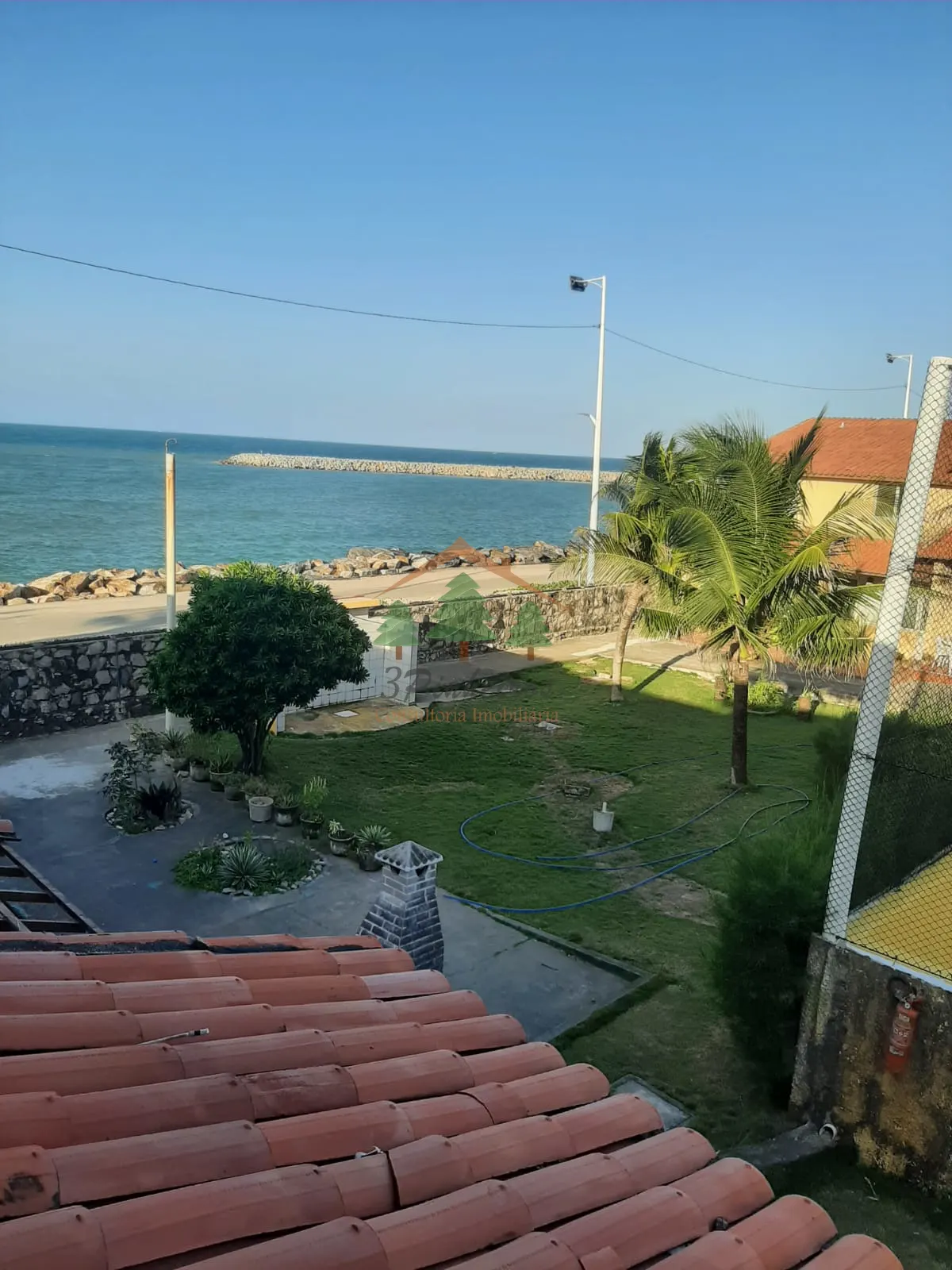 Duplex à Venda no Condomínio Village do Icaraí: 2 Quartos e Saída Direta para a Praia