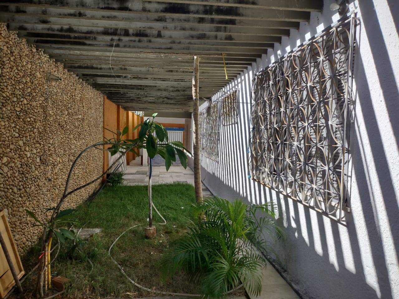 Casa, 6 quartos, 289 m² - Foto 2