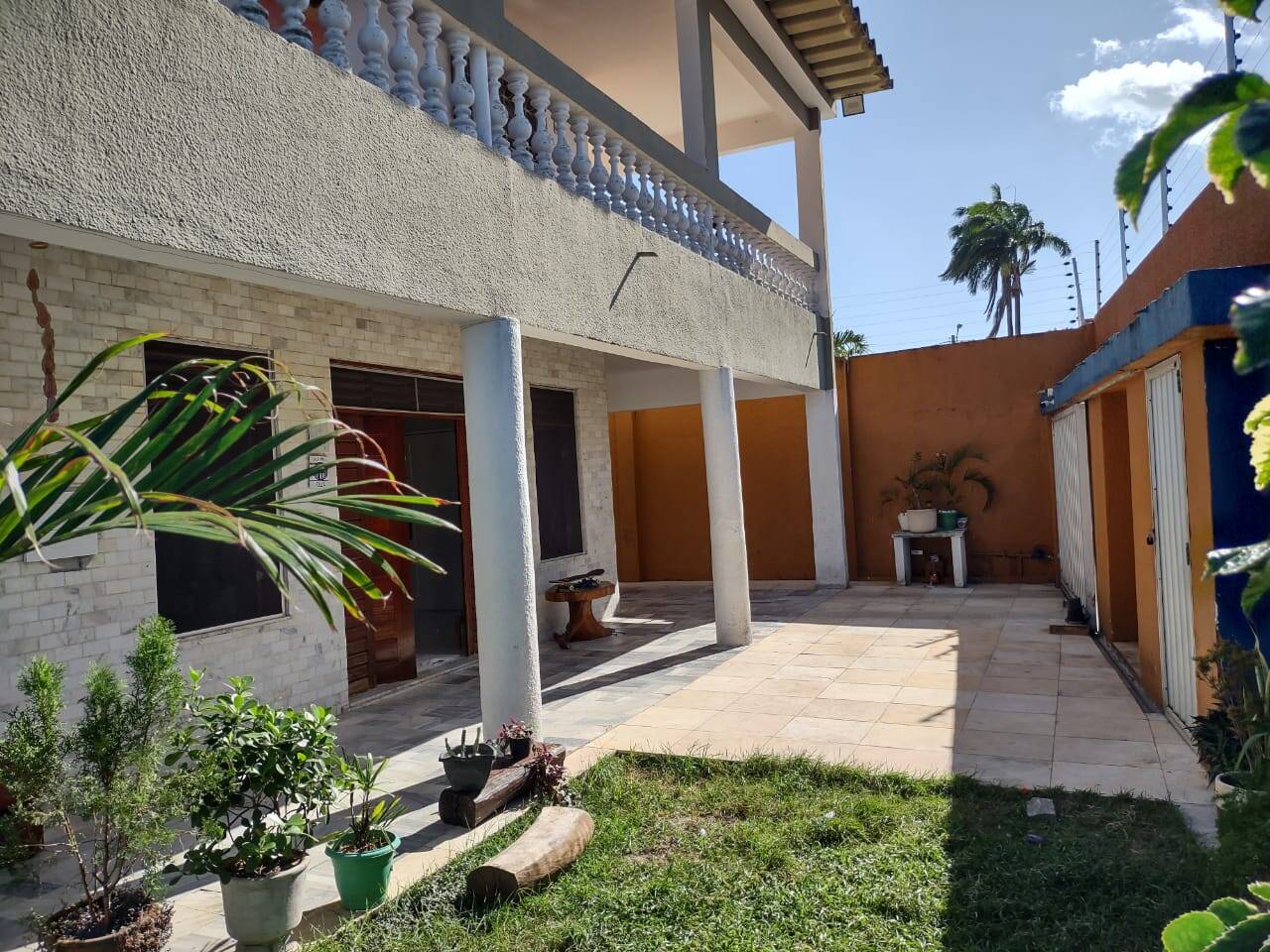 Casa, 6 quartos, 289 m² - Foto 1