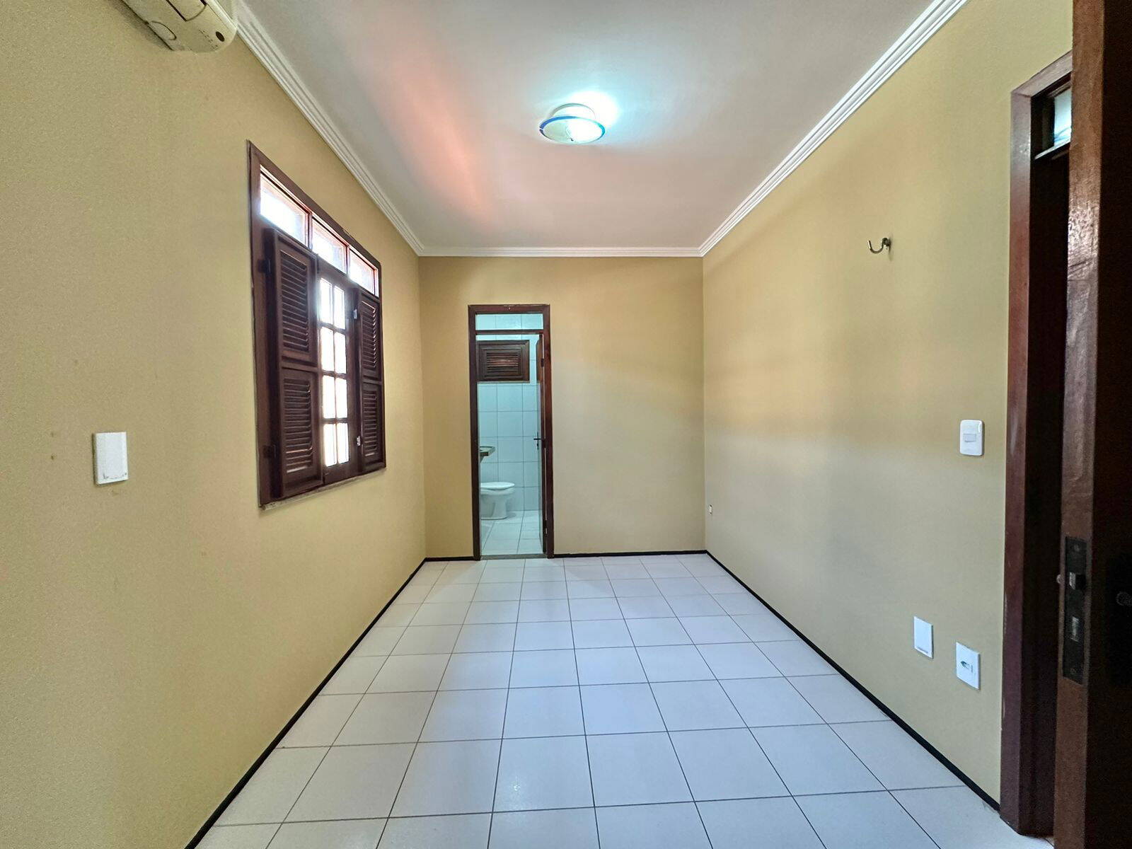 Casa, 5 quartos, 134 m² - Foto 2
